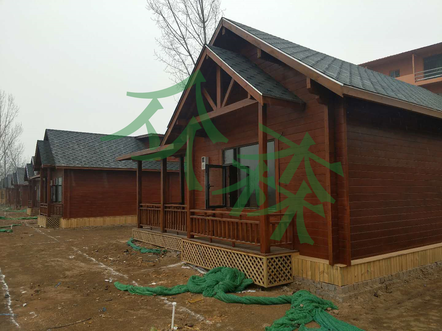 鄭州北四環(huán)旁木屋旅游渡假區(qū)